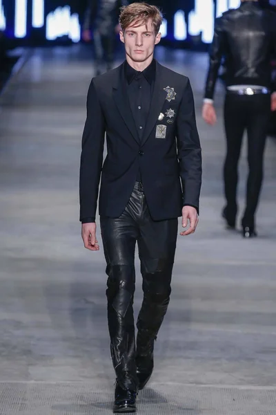 Look 26